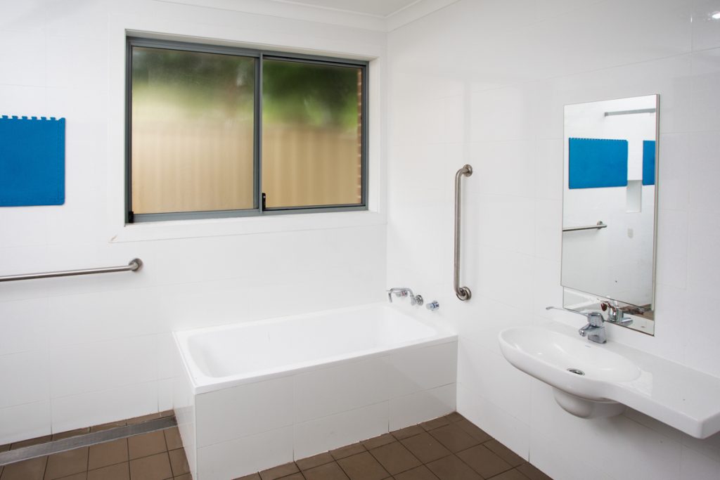 SIL006_Condell Park-Bathroom-toilet-5105