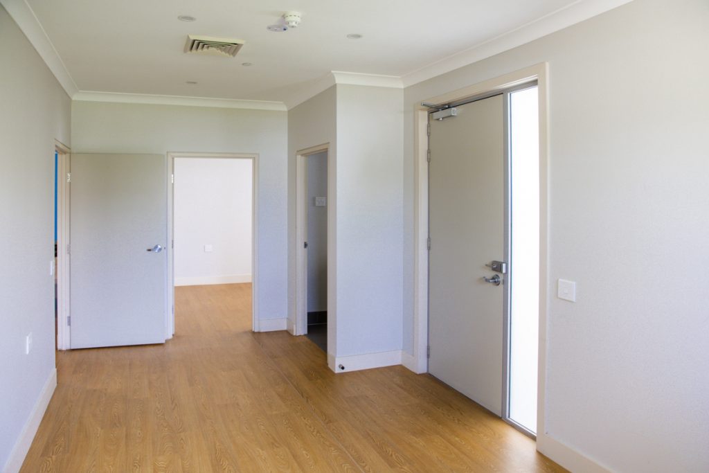 SIL009 Lurnea-LR-Vacancy Room1-4810