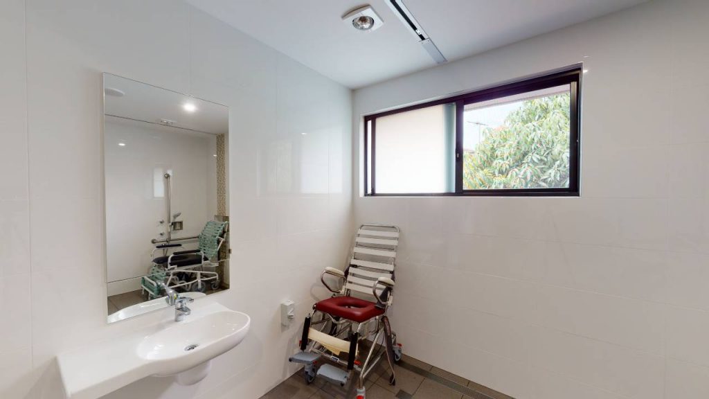 SIL010_LR_Clarence St, Condell Park-3D-bathroom