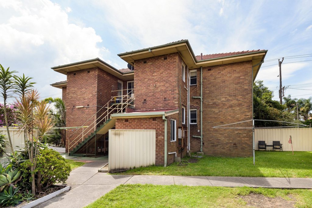 SIL011-LR-MAYFIELD1-exterior2