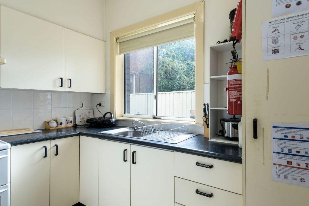 SIL012-LR-MAYFIELD1-kitchen1