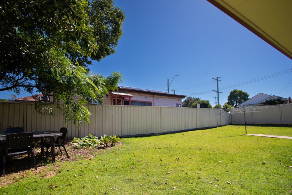 SIL013-LR-Waratah-BACKYARD2