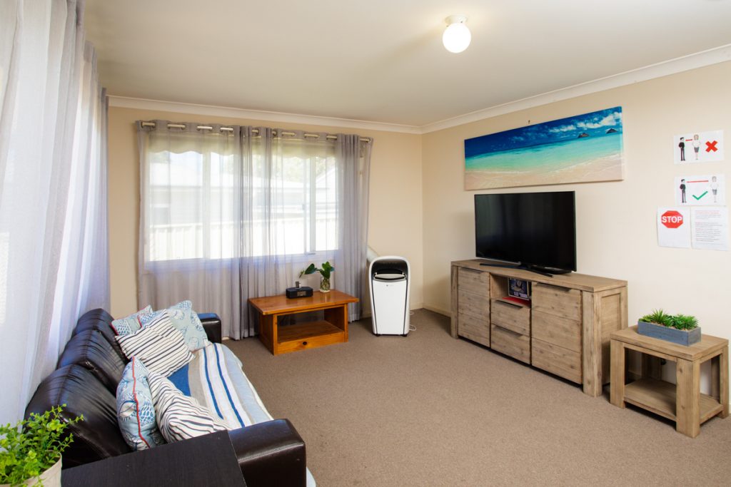 SIL013-LR-Waratah-Shared Living Room-7836