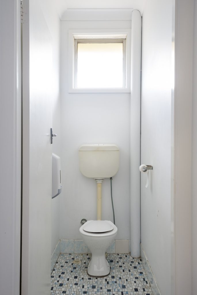 SILL015_LR_new lambton_Unit 4_shared toilets2