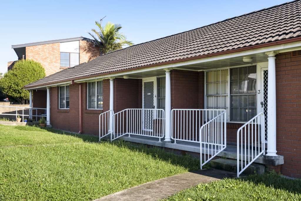 03-SIL016_LR_merewether_outdoor