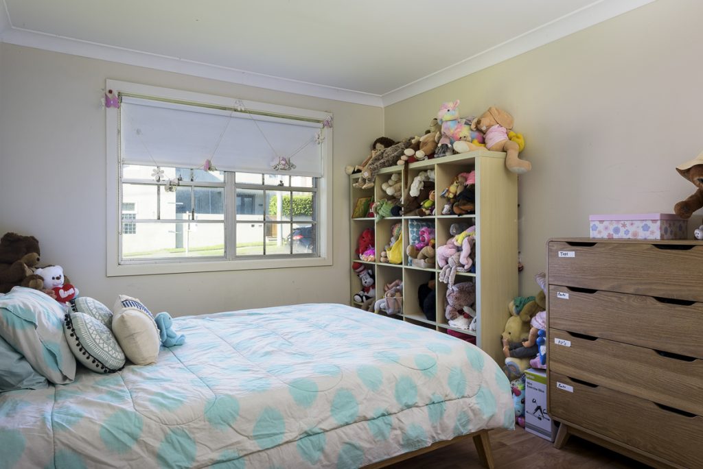 07-SIL016_LR_merewether_unit1_bedroom 1
