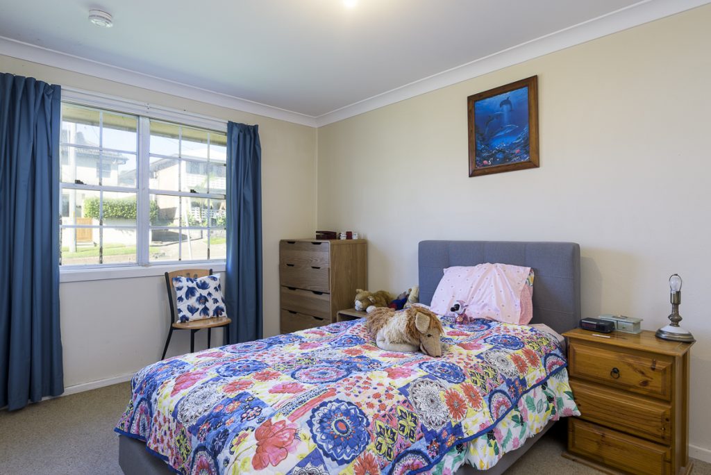 18-SIL016_LR_merewether_unit2_bedroom