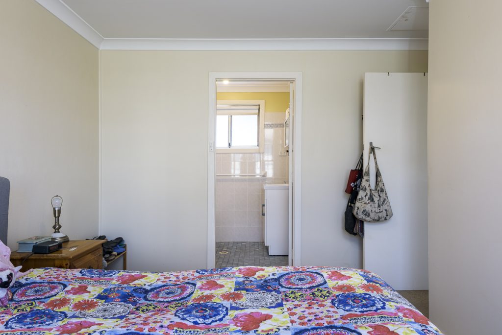 19-SIL016_LR_merewether_unit2_bedroom