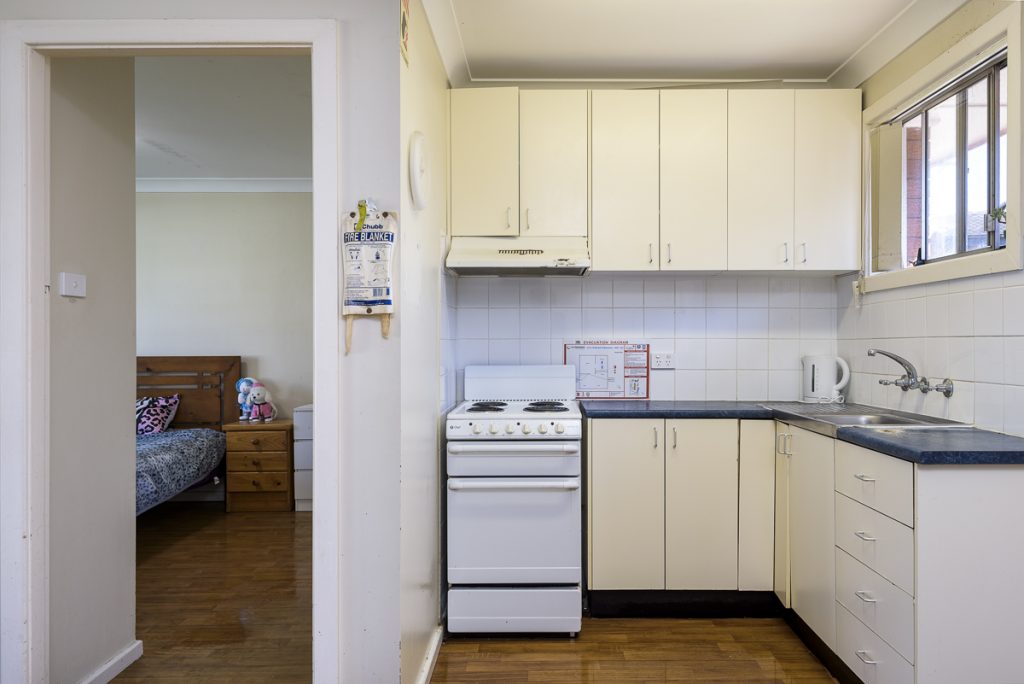 27-SIL016_LR_merewether_unit2_kitchen