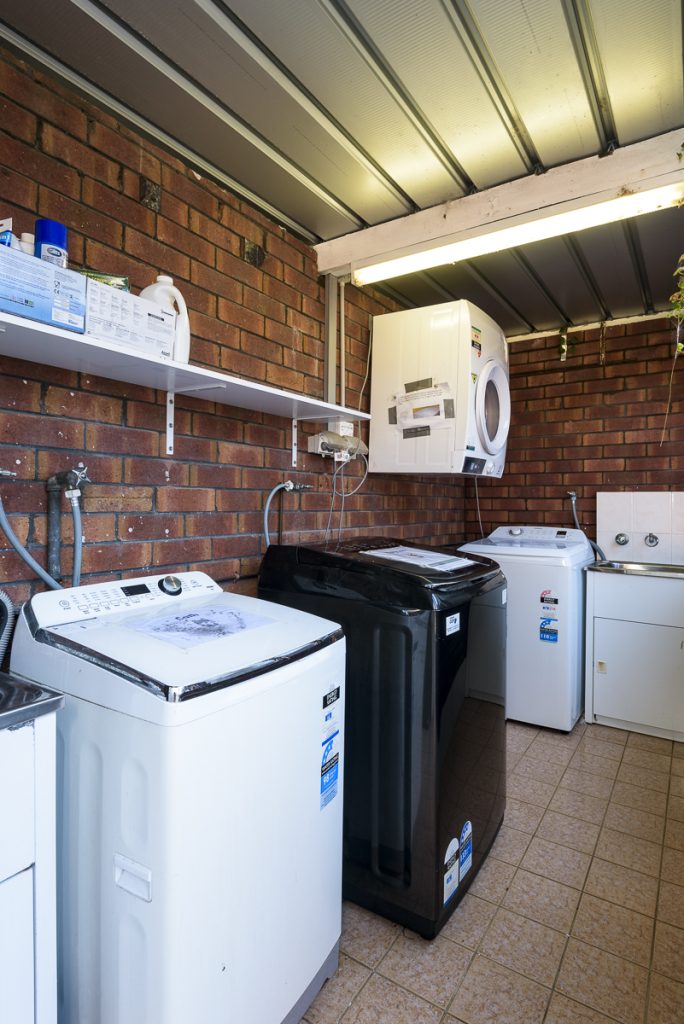 29-SIL016_LR_merewether_shared laundry