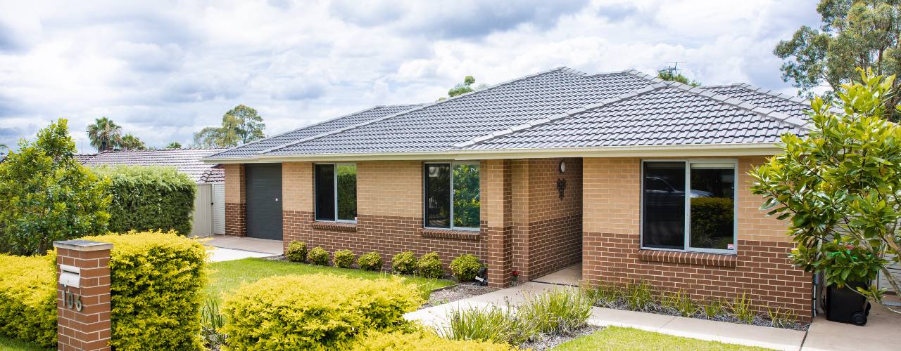 SIL009_Hill Road,Lurnea-Front