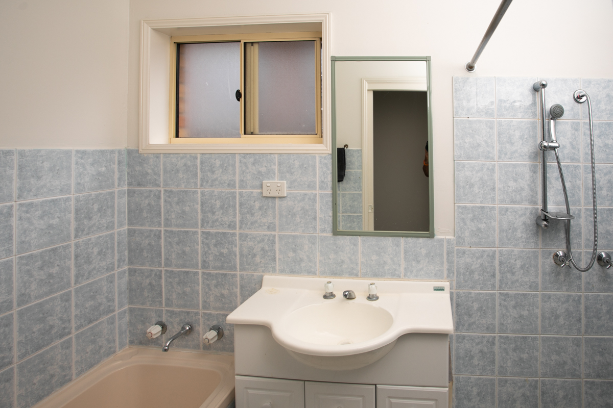 SIL030_Unit 1 Shared Bathroom (websize) -2907