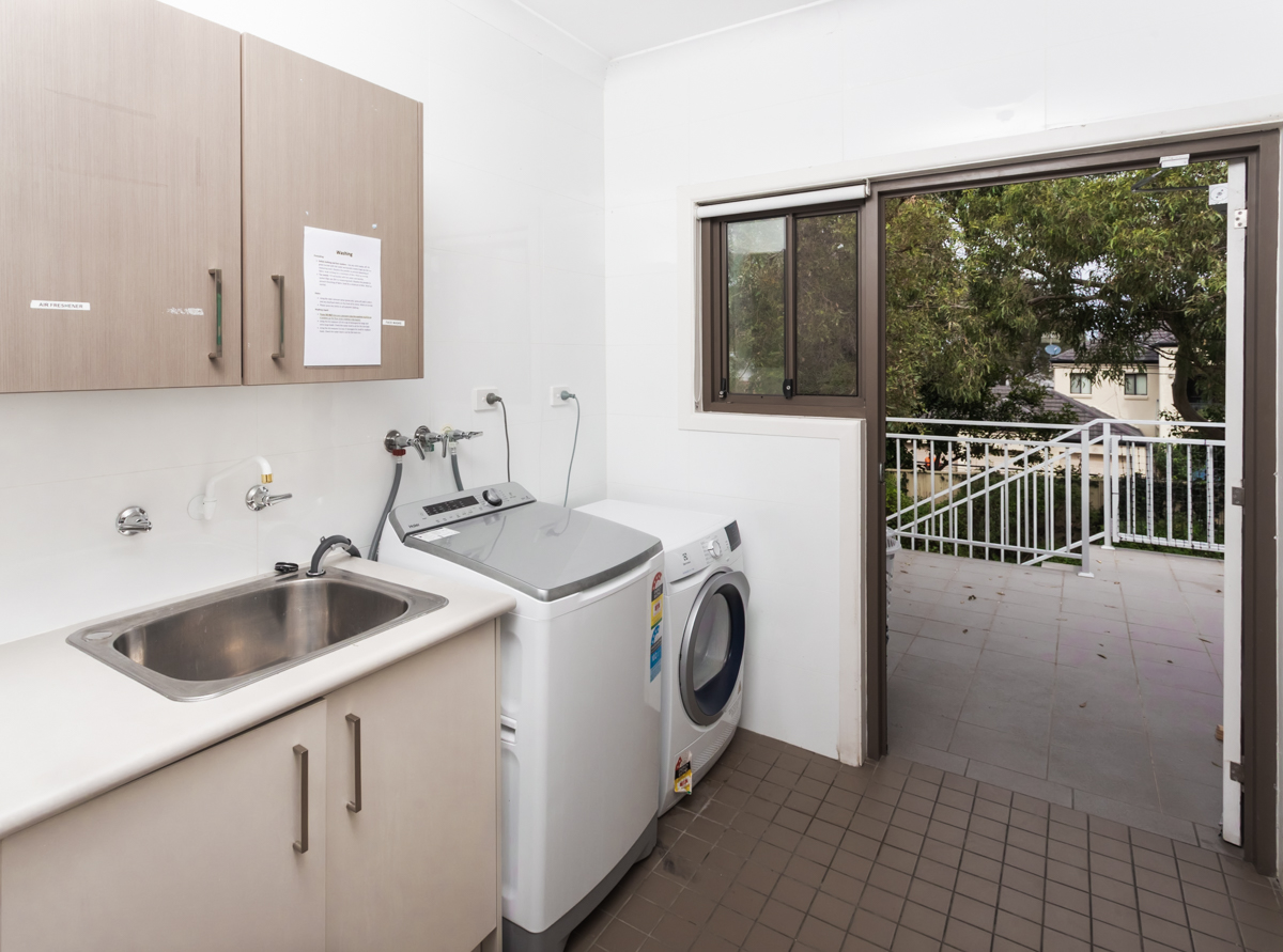 SIL022_LR_Maitland_laundry 2
