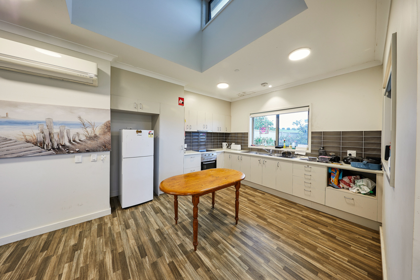 SIL044-LR-Cudgen-communal-kitchen1