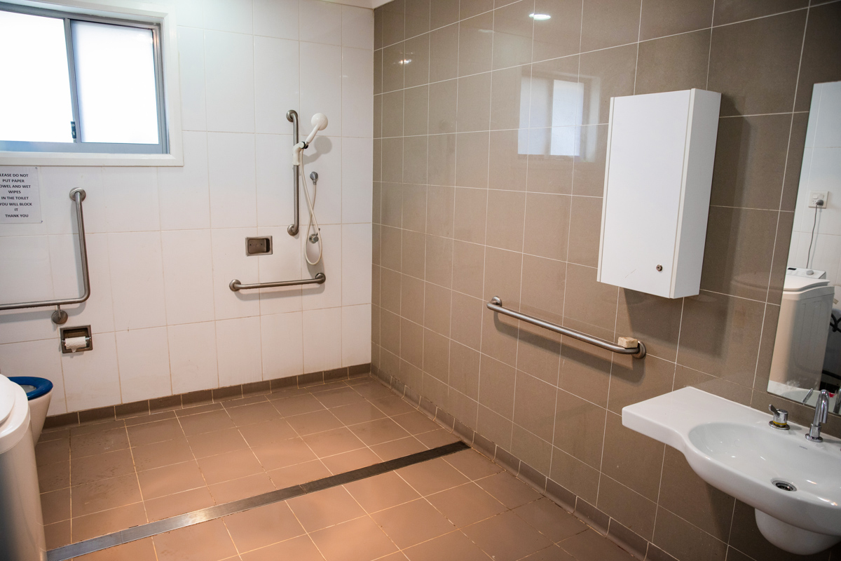 SIL008_LR-Mt Druitt - Apartment 3 - Bathroom-4593