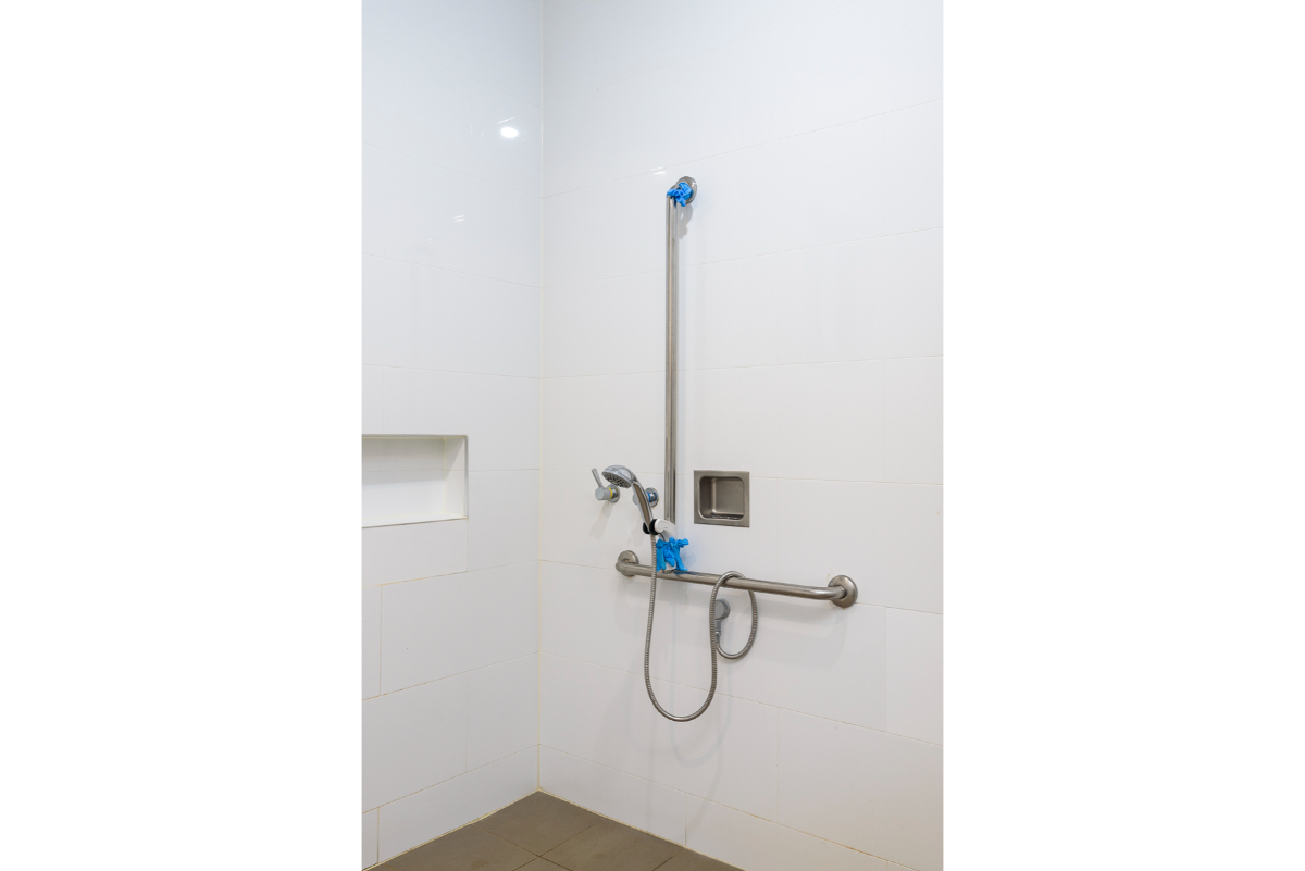SIL036_LR_bolwarra heights_shared bathroom_3